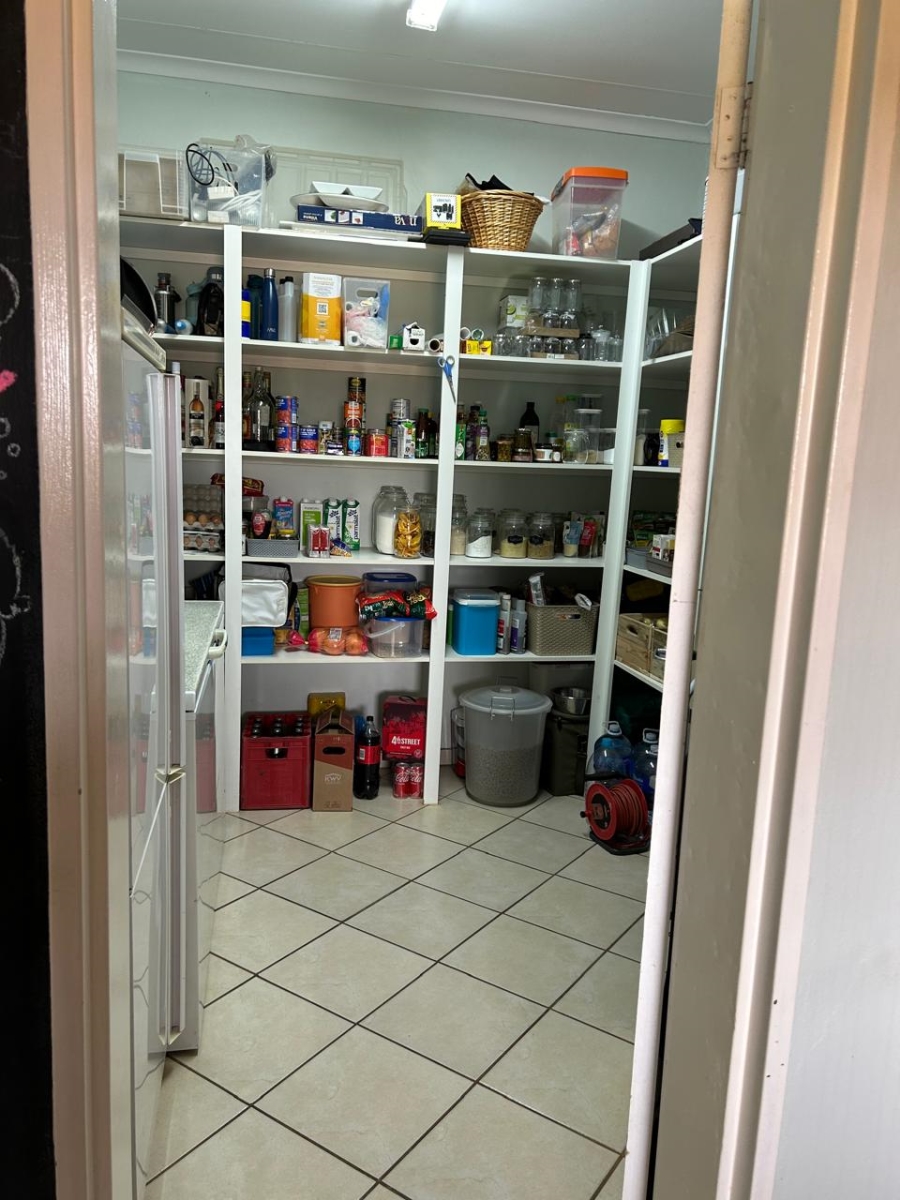 8 Bedroom Property for Sale in Swartruggens North West